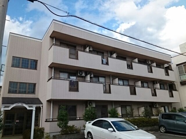 【岡山市北区青江のマンションの建物外観】