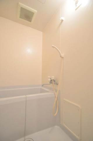 バス・シャワールーム　清潔感溢れるお風呂