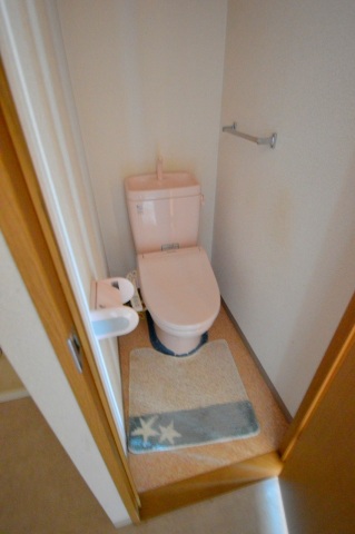 トイレ　清潔感溢れるトイレ