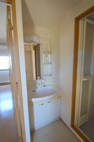 洗面設備　大人気の独立洗面台あります