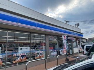 コンビニ　ローソン松江東津田町南店（コンビニ）まで737m