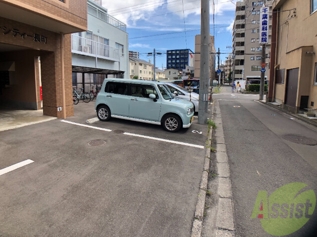 ネオシティー長町の駐車場