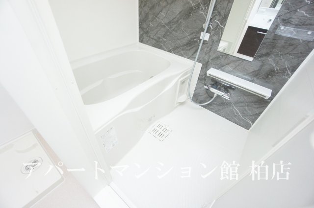 バス・シャワールーム　同施工会社、同型タイプです