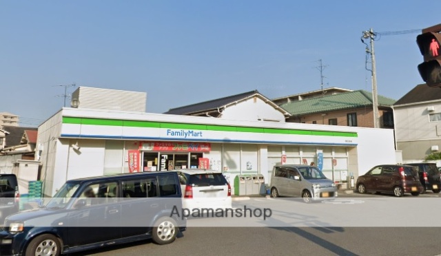 コンビニ　ファミリーマート（コンビニ）まで4999m