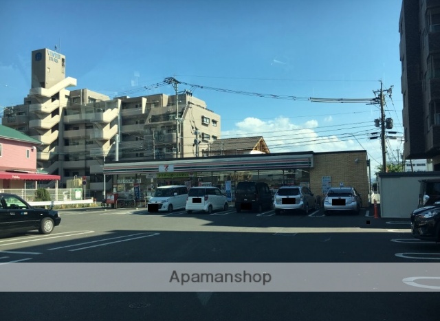 コンビニ　ファミリーマート熊本流通団地組合売店（コンビニ）まで812m