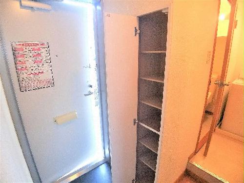 玄関　設備・仕様は号室により異なる為、現況を優先致します。