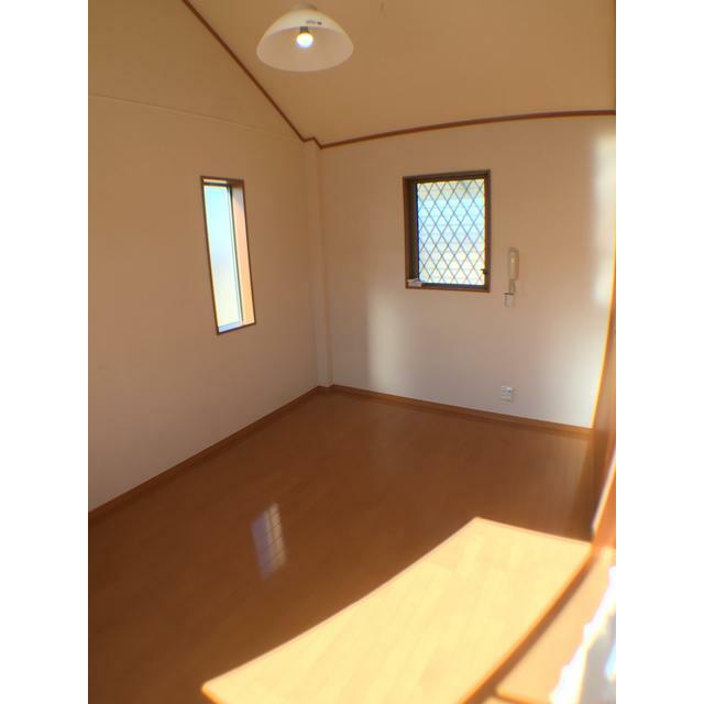 居室・リビング　室内フローリングです。