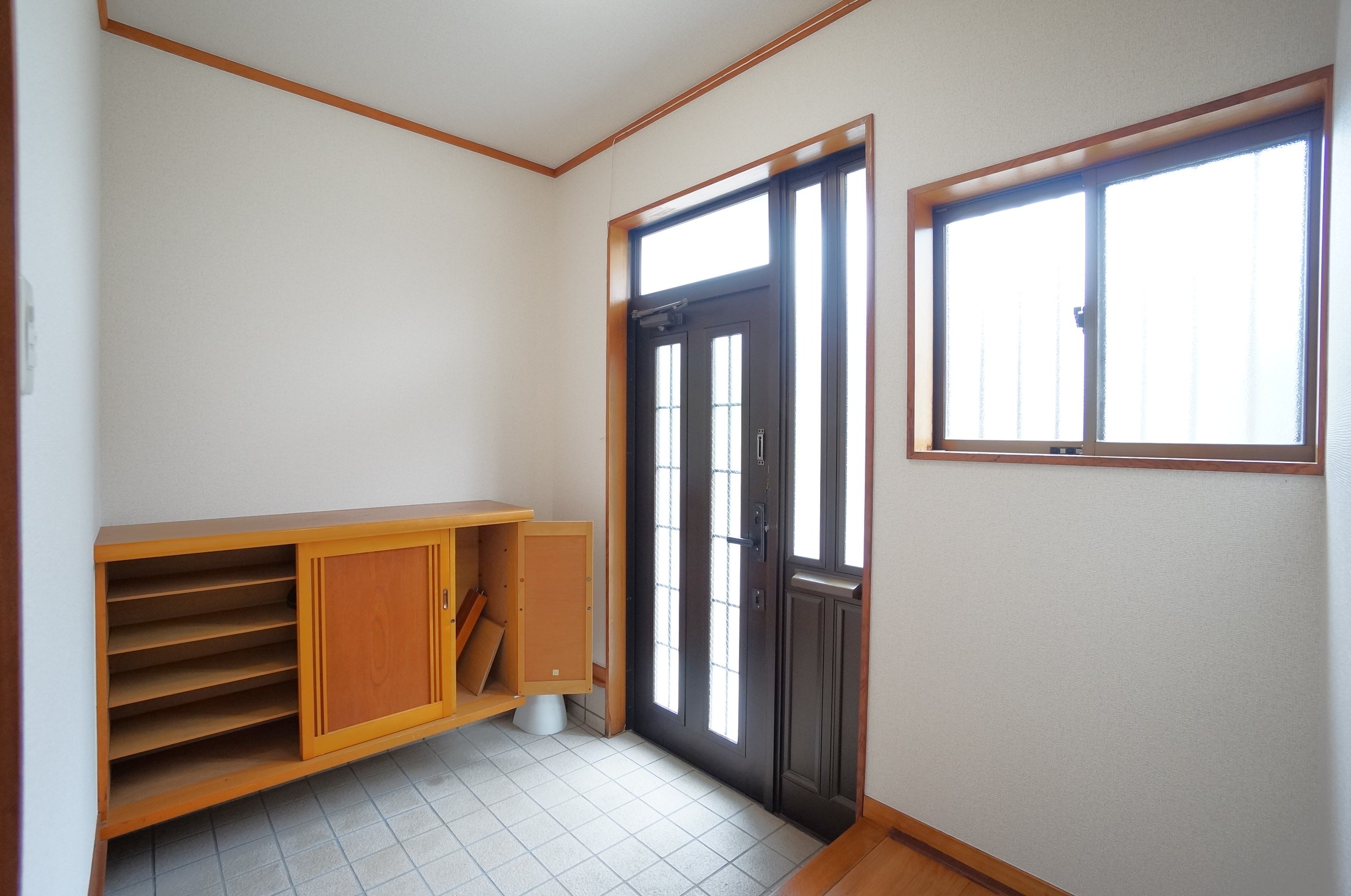 玄関　広めの玄関、シューズボックス付