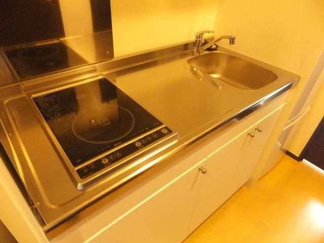 キッチン　★人気のシステムキッチン、IH1口コンロついてます★