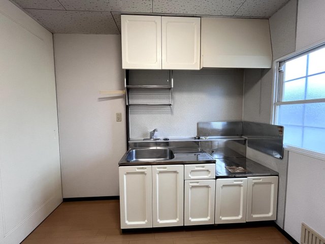 キッチン　清潔感あって使いやすいキッチン！混合水栓でお料理もしやすい♪