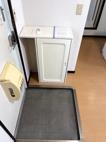 玄関　嬉しいシューズボックス付きの玄関！