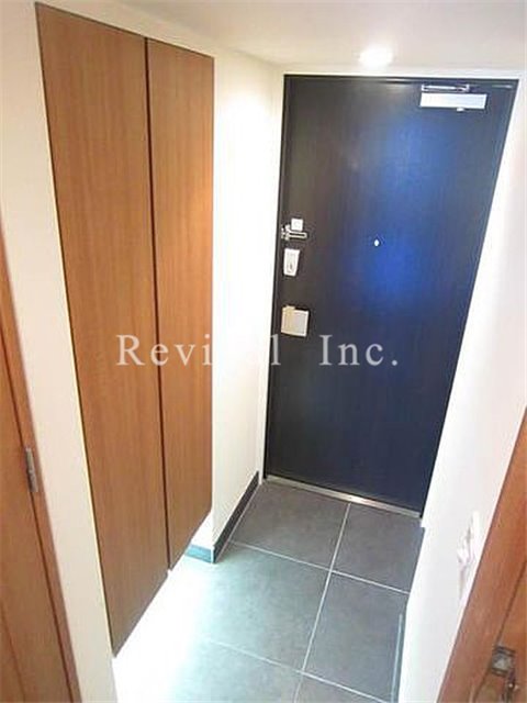 玄関　清潔感ある玄関スペース