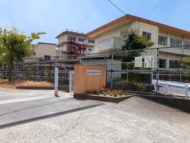 小学校　西深津小学校（小学校）まで200m