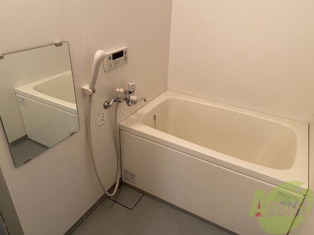 バス・シャワールーム　浴室は狭すぎず、シャワーも浴びやすそうです。
