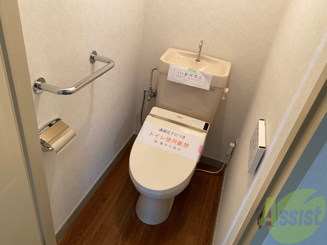 トイレ　トイレはウォシュレット機能付きです。安心して使用できますね