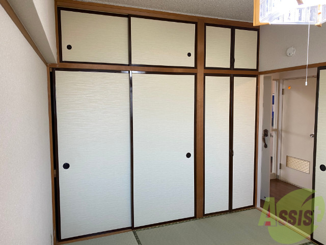 収納　収納はこちら。上の段にも納められるようになってます。