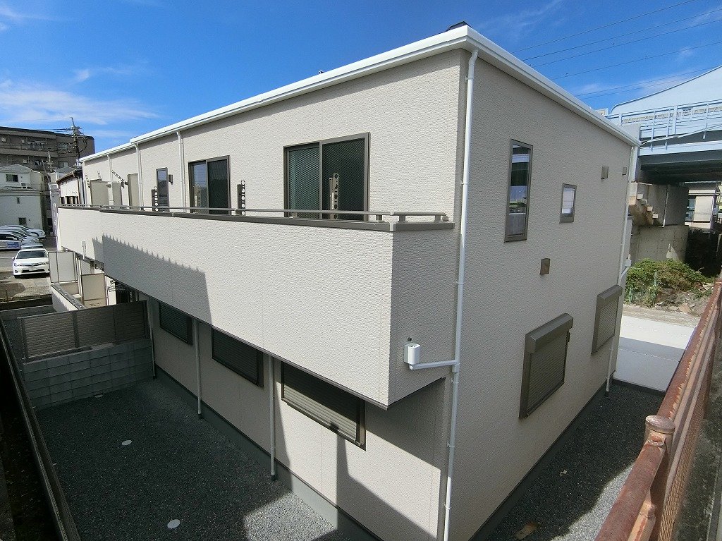 建物外観　築浅物件　シュラインコート　インターネット無料