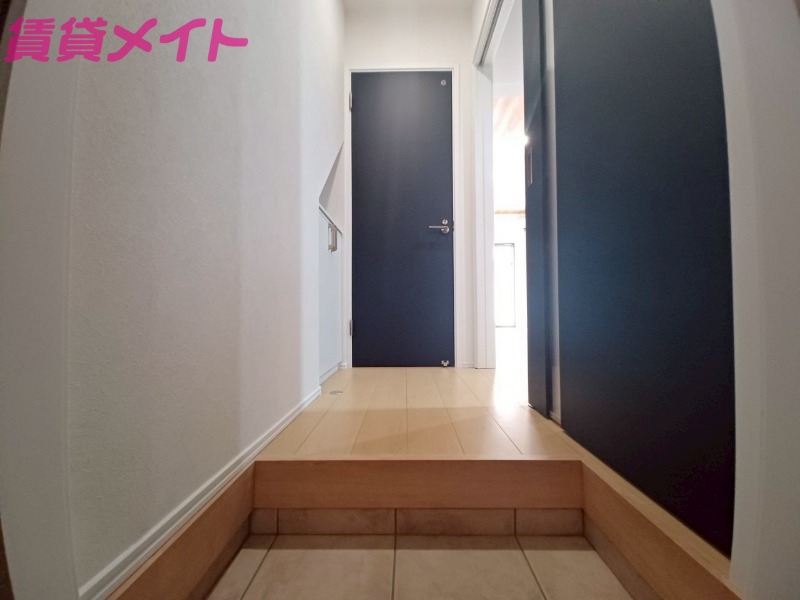 玄関　同物件別室写真