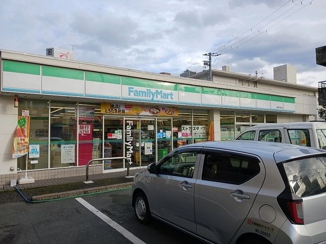コンビニ　ファミリーマート円満寺店（コンビニ）まで300m