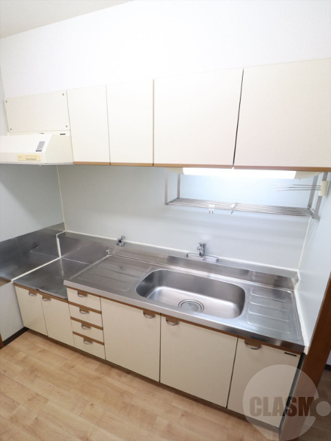 キッチン　収納豊富なキッチン