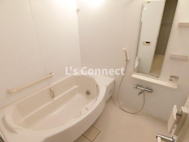 バス・シャワールーム　追焚き、浴室乾燥付きのお風呂。