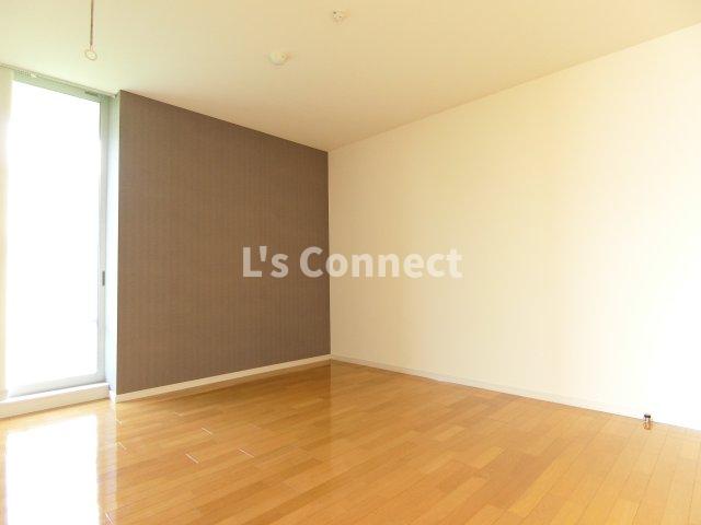 その他　８帖の洋室にもエアコン付き。