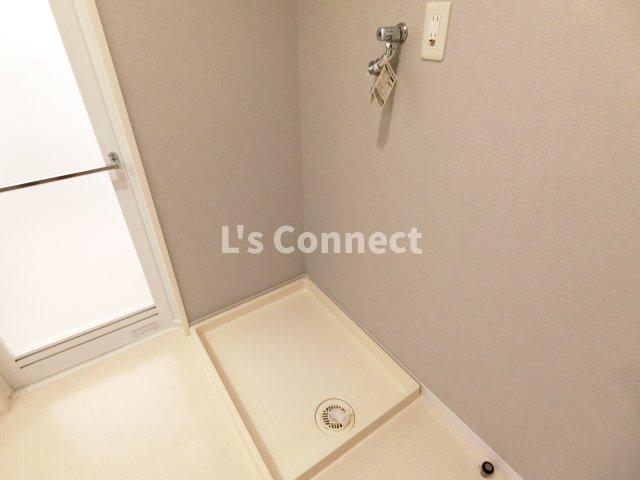 その他設備　室内洗濯機置き場には排水パン付き。