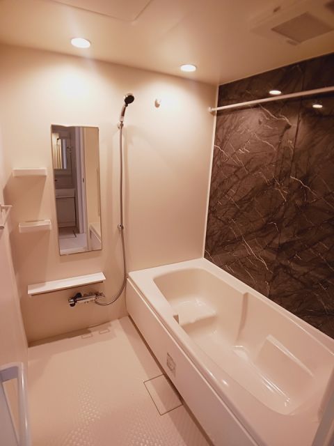 バス・シャワールーム