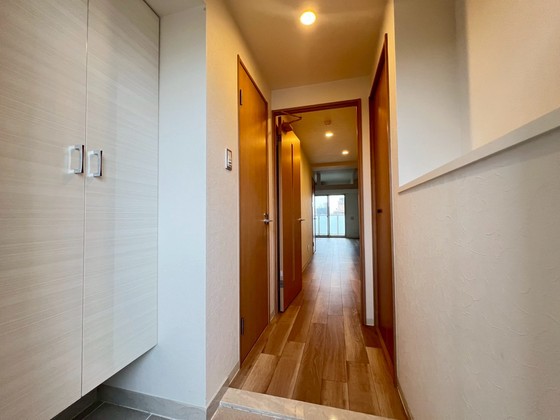 玄関　※別部屋の写真です