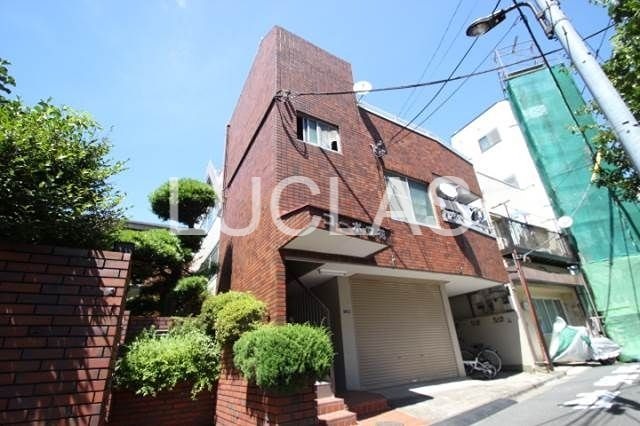 建物外観　『想いの先を照らし出す。』信頼が必要だからこそ、ルクラスへお