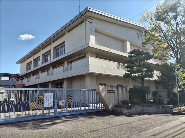 中学校　城北中学校（中学校）まで1200m