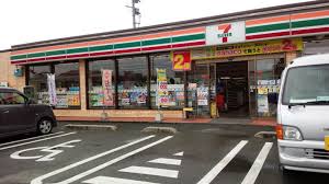 コンビニ　セブンイレブン那珂川松木２丁目店（コンビニ）まで605m