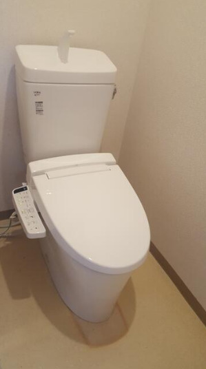 トイレ　同物件、別号室の写真です。