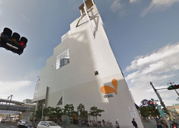 ショッピングセンター　ライフクリーナーダイエー泉大津店（ショッピングセンター）まで789m