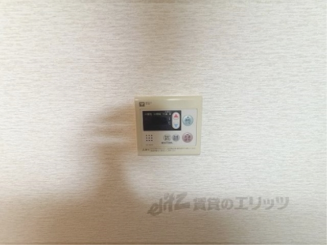 その他設備　給湯器リモコン