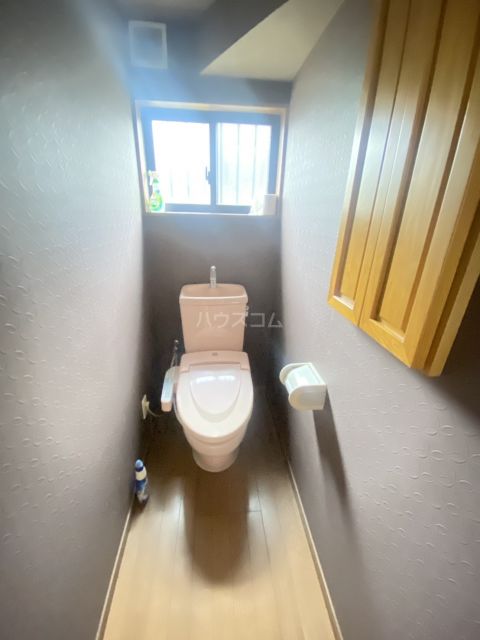 加法師町戸建のトイレ写真