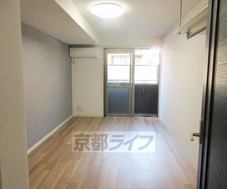 居室・リビング　明るいお部屋です