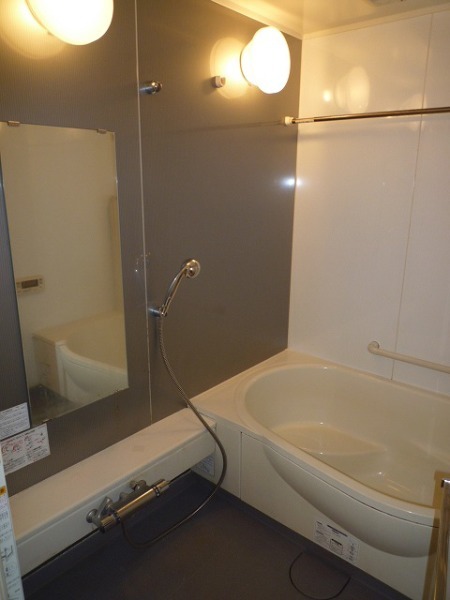 バス・シャワールーム　※別部屋参考写真