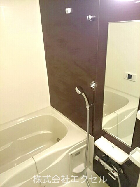 バス・シャワールーム　追い焚き機能のお風呂です。