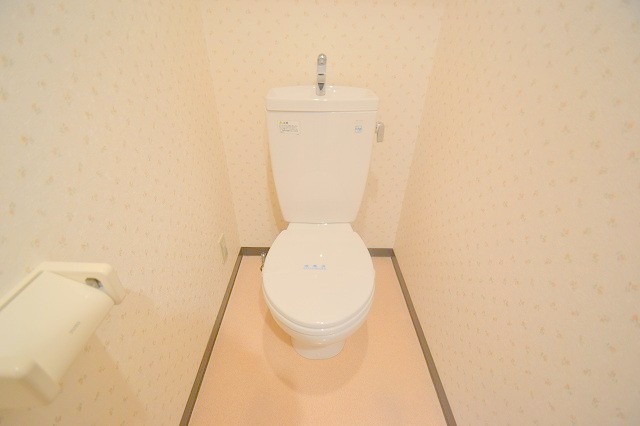 トイレ　もちろん、バストイレ別♪