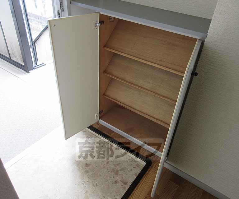 収納　出し入れのしやすいシューズボックス