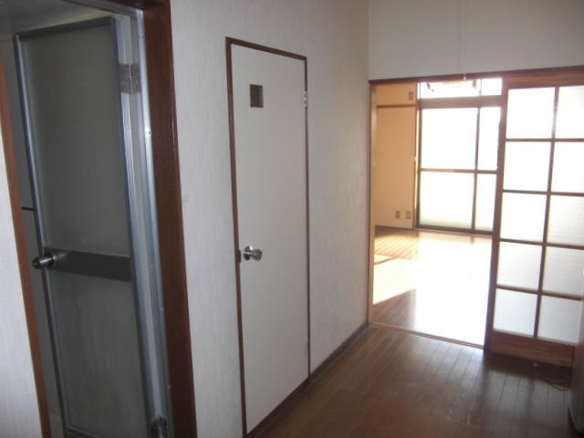 居室・リビング　部屋とキッチンが仕切れるので光熱費の削減が出来ます。