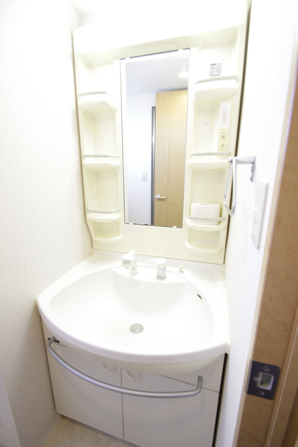 洗面設備　※別部屋の写真を流用しています。