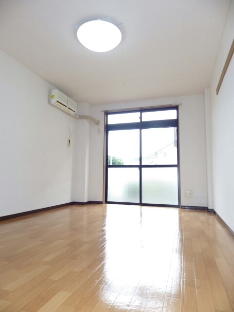 居室・リビング　※別号室参考写真