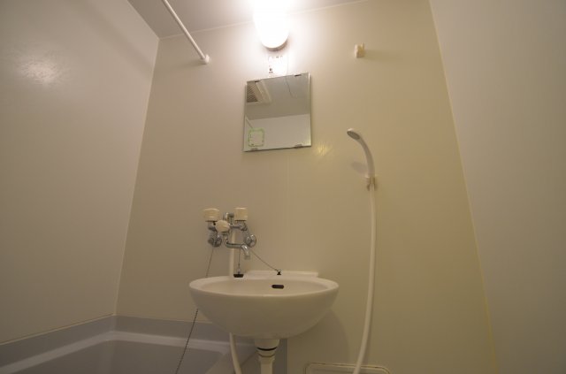 洗面設備　浴室内に洗面台がついてます！