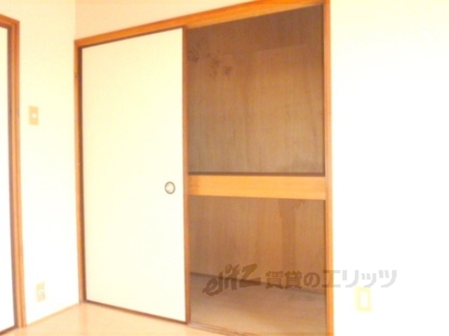 居室・リビング　日当たり良好です。