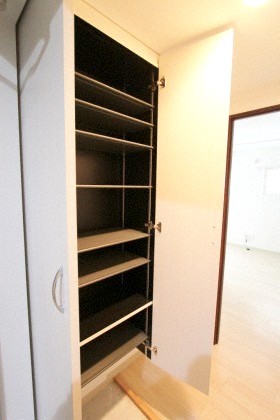 玄関　※同シリーズタイプのお部屋です。