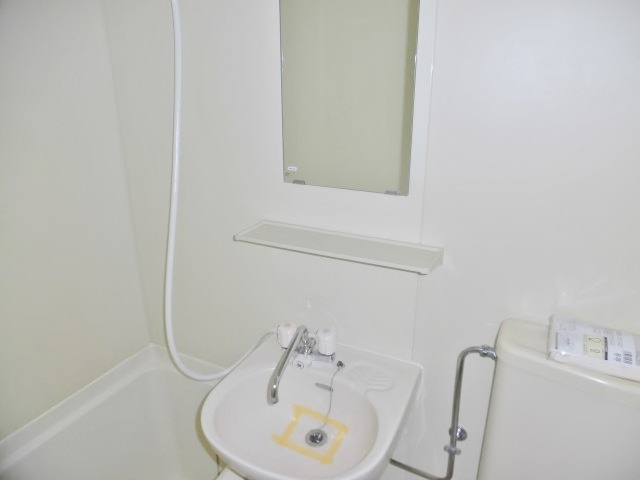 洗面設備　同建物の別号室のお写真です。