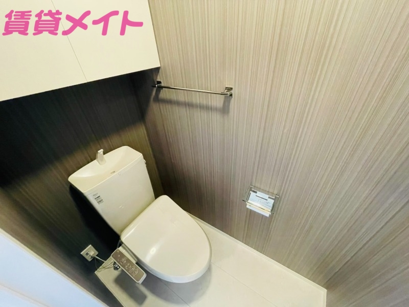 トイレ　同型参考写真