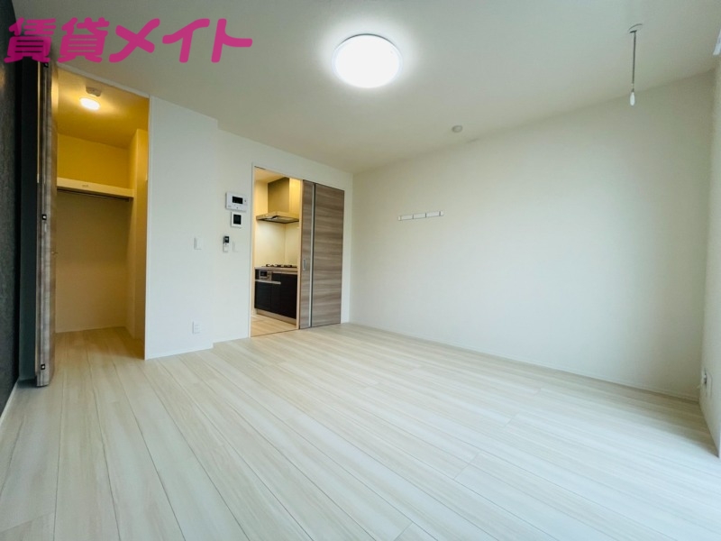 居室・リビング　同型参考写真